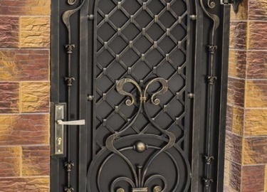 Калитка на участке выполняет не только практическую, но и декоративную функцию. Украшая вход на участок, калитка сразу, с порога, рассказывает приш...