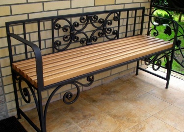 Есть материалы, которые поддаются ковке лучше, нежели железо. Но именно оно обладает необходимой крепостью и прочими ...